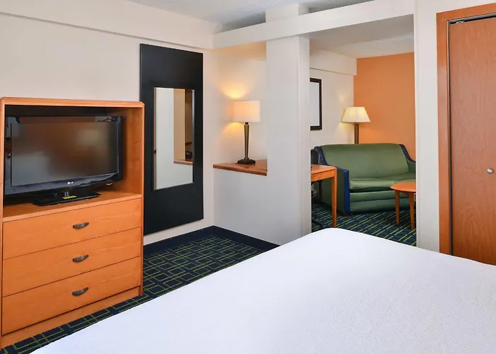 Fairfield And Charleston North/university Area Hotel 3*